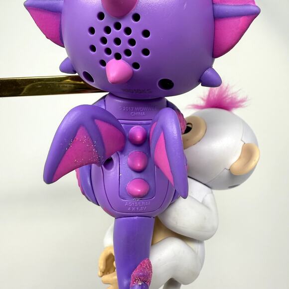 WowWee Fingerlings Baby Dragon Kaylin & Purple Monkey Interactive Toy Set Of 2 - Picture 3 of 8